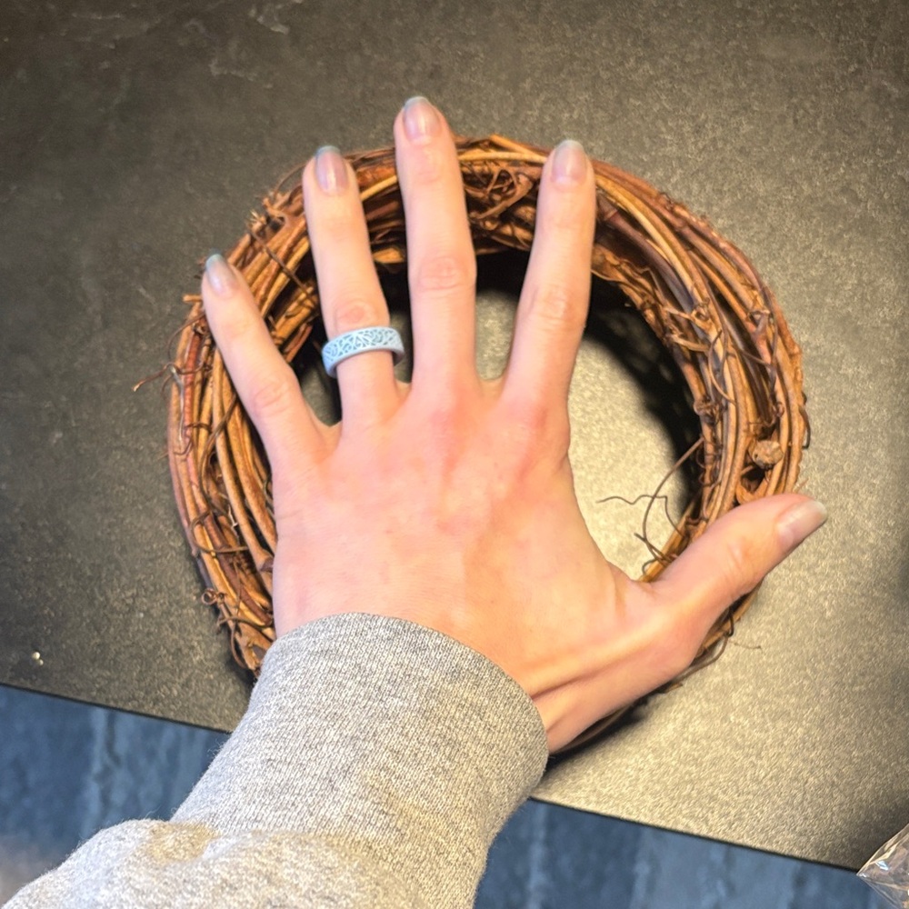 Wreath Rings - Small - Picture 4 of 5